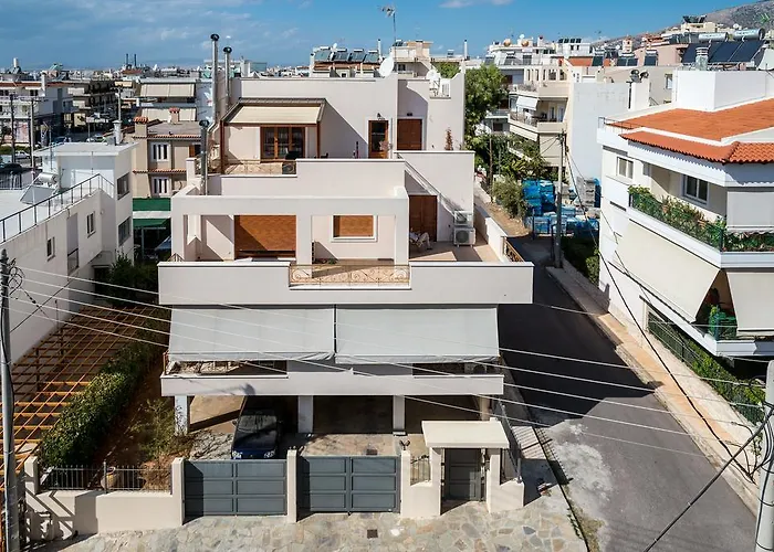 Leo - Unique Glyfada Apartment