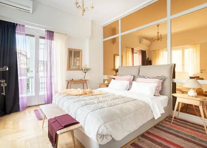 Short Walk To Syntagma And Plaka By Athenian Homes